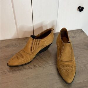 Mainewoods | Tan Cognac Suede Western Shoes Booties - 8.5